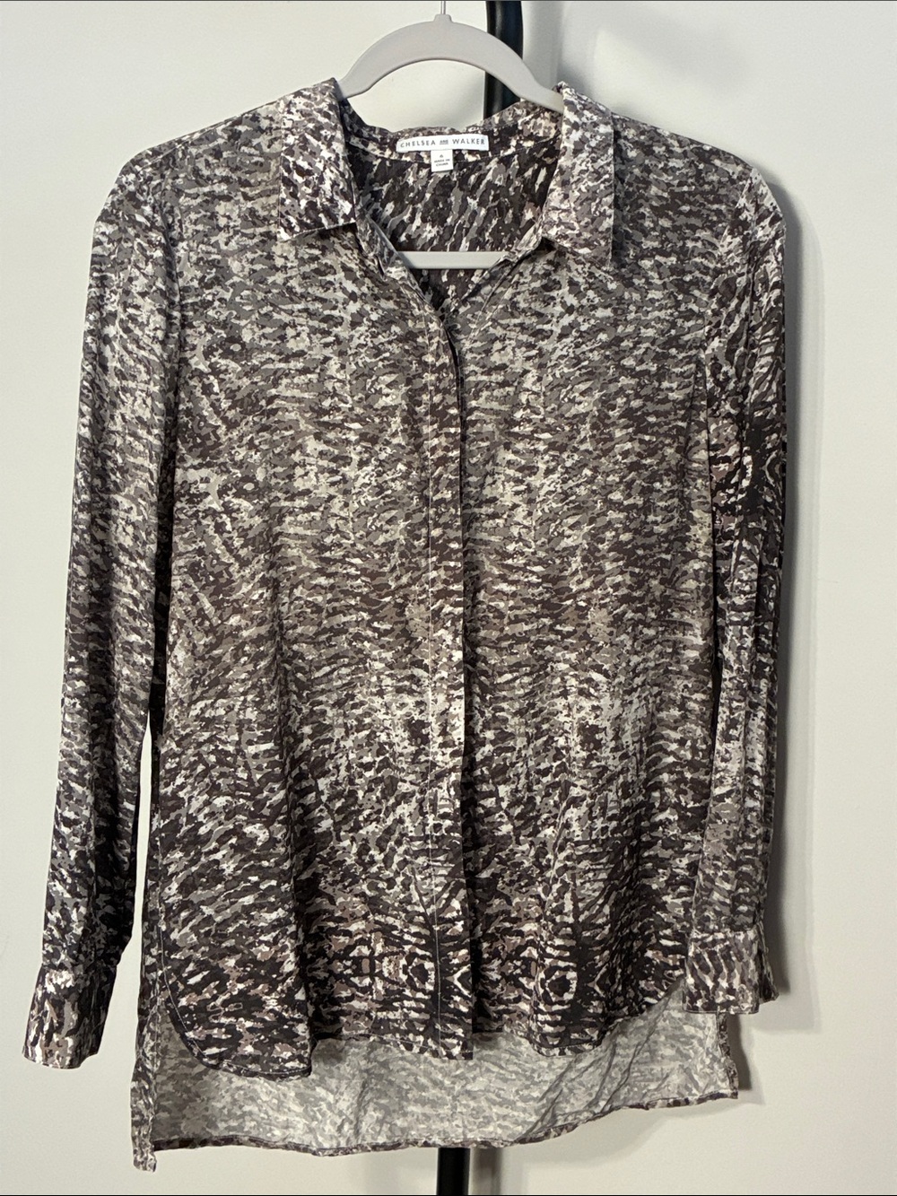 Chelsea and Walker Silk Top Abstract Animal Print Button Down Size 6